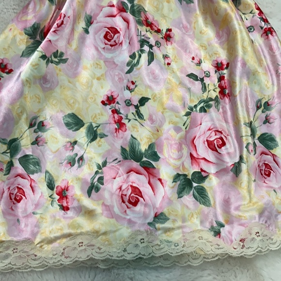 Secret treasures negligee - Picture 3 of 7